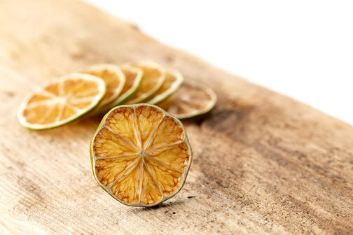 6 x Dehydreret lime & 10-12 enebær (BF05/25)