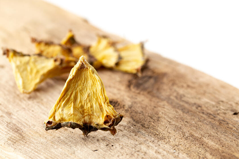 8 x Tørret Ananas trekanter (BF 03/25)